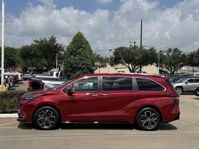 Certified 2025 Toyota Sienna Platinum AWD/4WD image 4