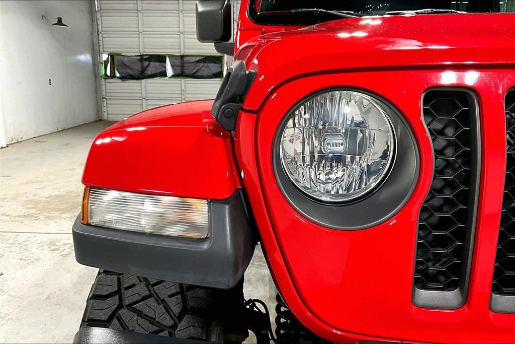 Used 2020 Jeep Gladiator Sport image 40