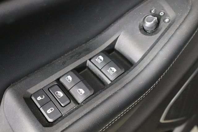 Used 2022 Jeep Grand Cherokee L Laredo w/ Luxury Tech Group I AWD/4WD image 19