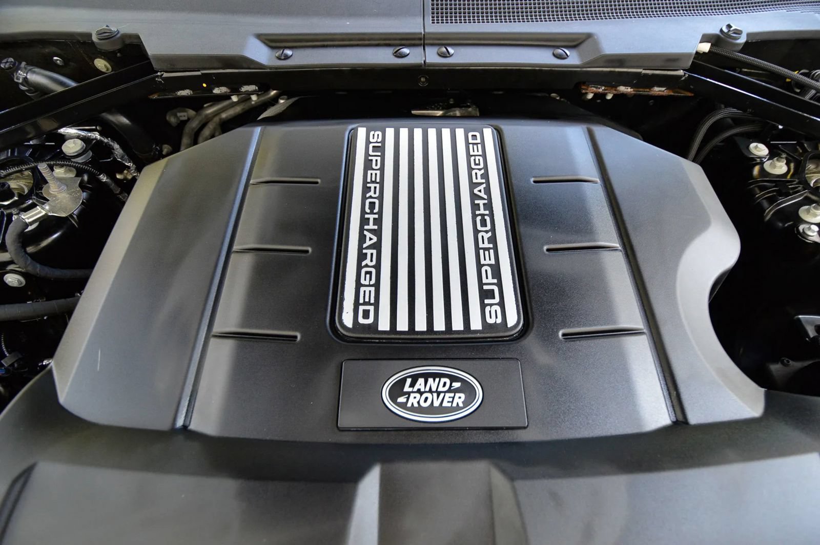Used 2025 Land Rover Defender 130 V8 AWD/4WD image 75