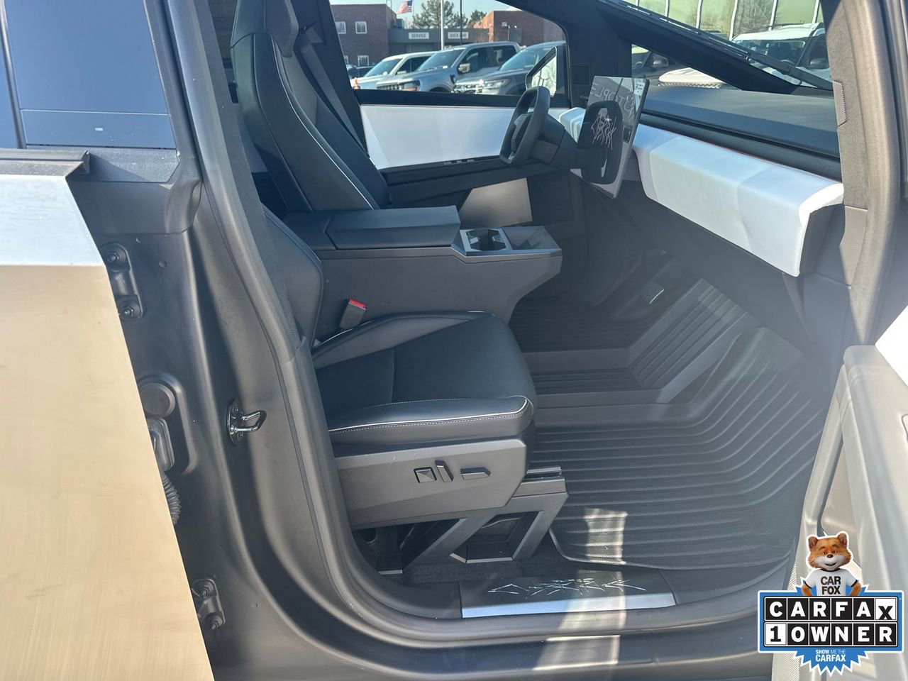 Used 2024 Tesla Cybertruck AWD Crew Cab image 13