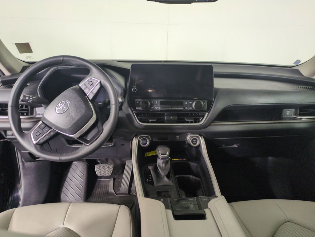 Used 2024 Toyota Grand Highlander XLE image 12