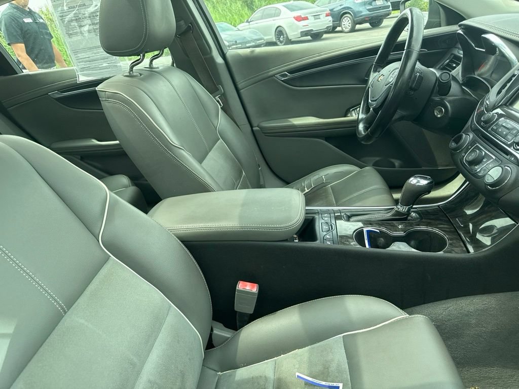Used 2015 Chevrolet Impala LT w/ Convenience Package FWD image 25