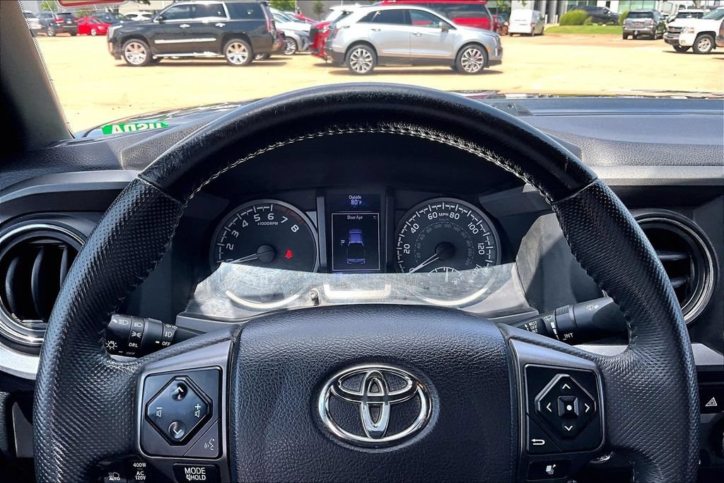 Used 2020 Toyota Tacoma TRD Off-Road w/ Technology Package AWD/4WD image 21
