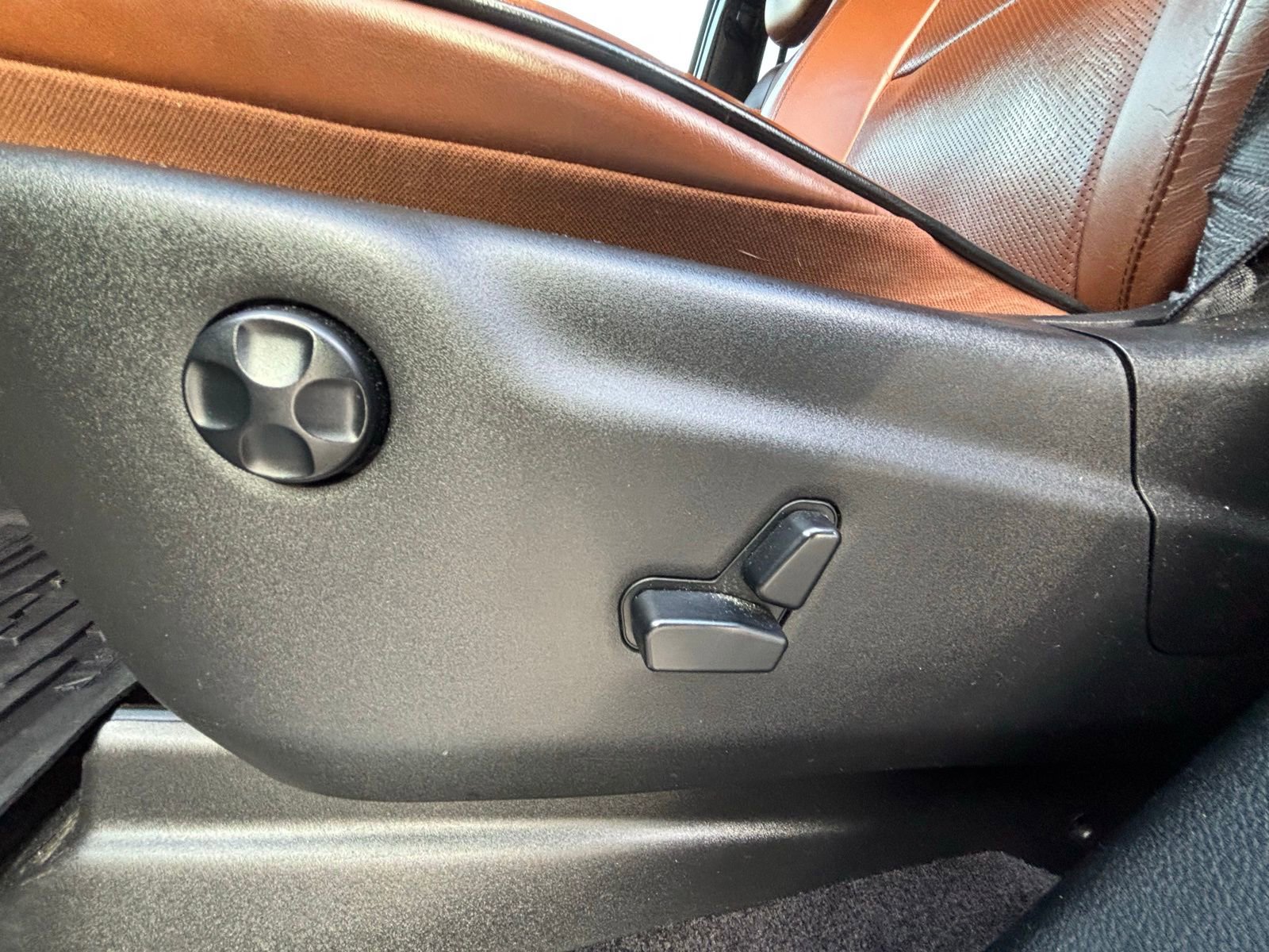 Used 2017 Jeep Grand Cherokee Summit image 14