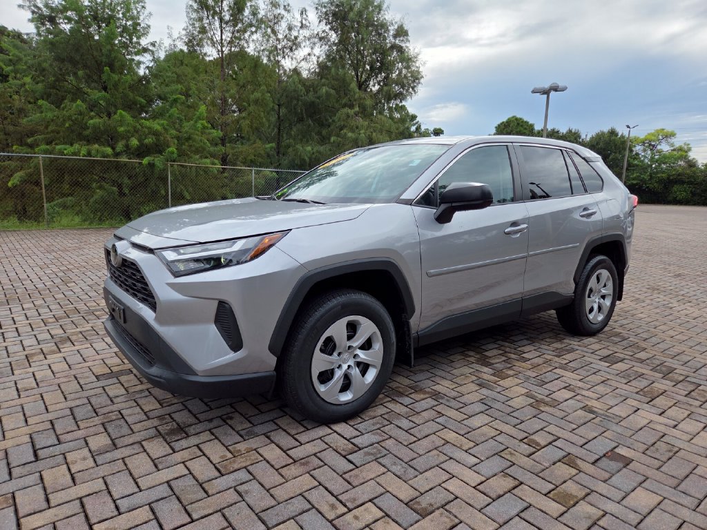 Certified 2024 Toyota RAV4 LE AWD/4WD image 3