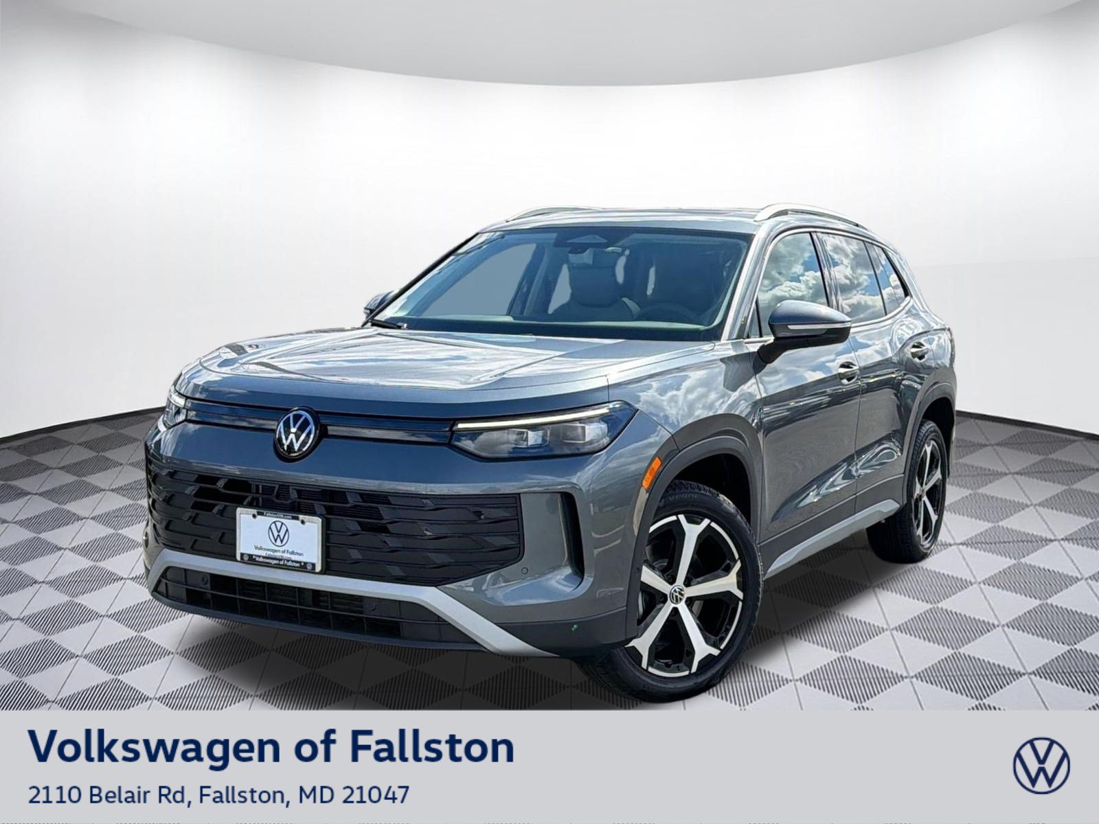 New 2026 Volkswagen Tiguan SE AWD/4WD image 1