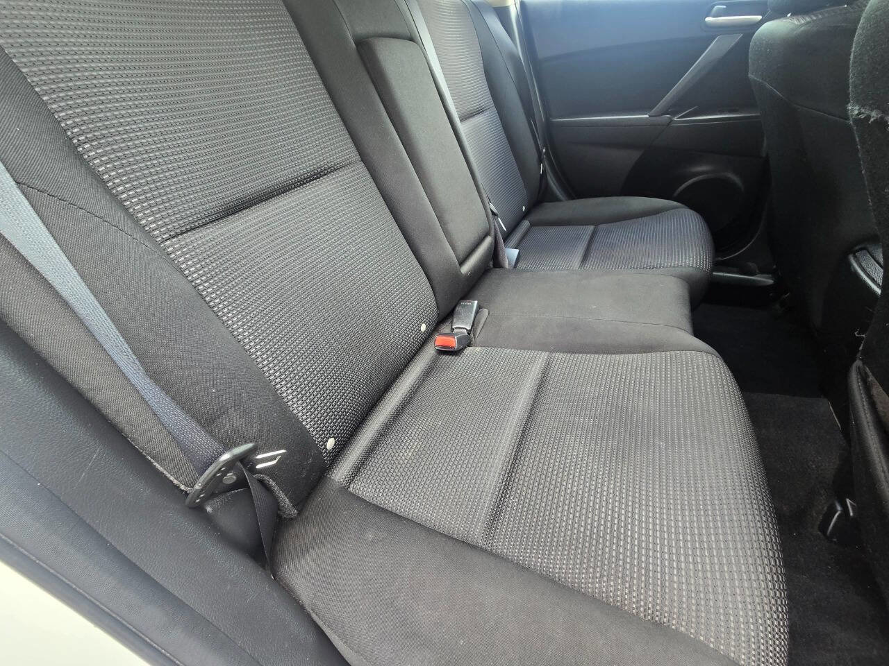 Used 2012 MAZDA MAZDA3 i Touring FWD image 30