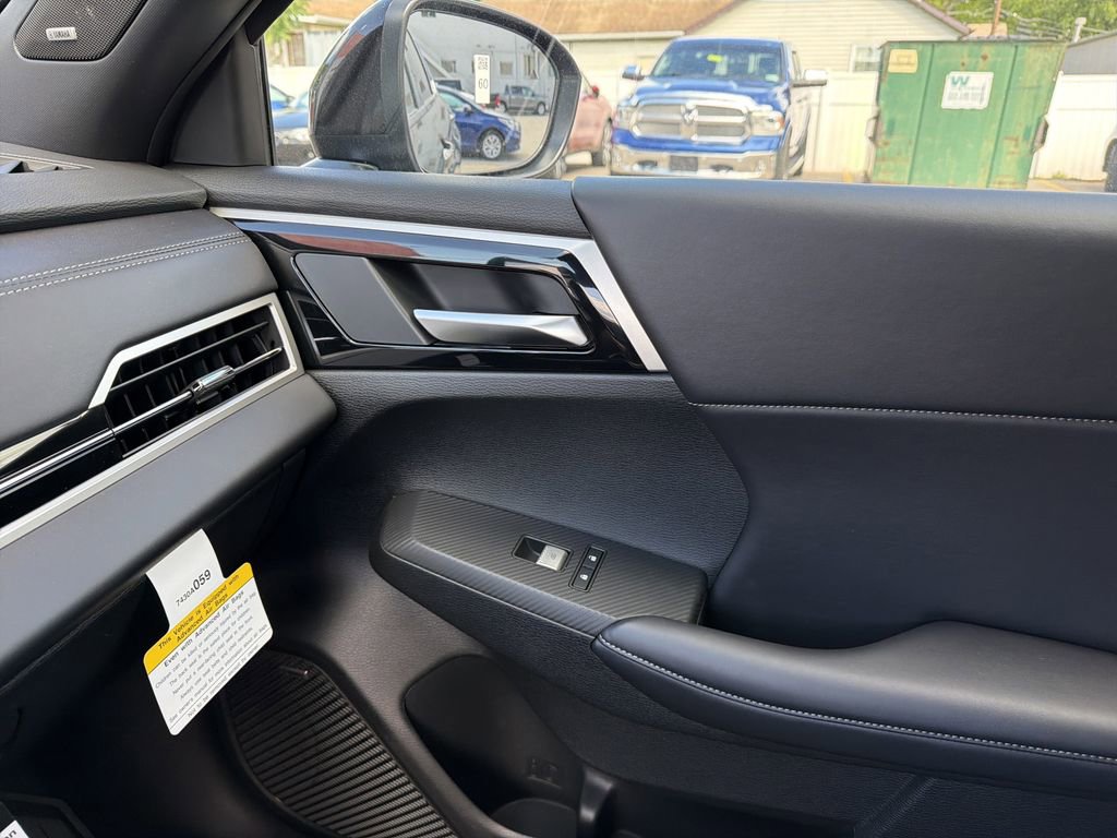 New 2026 Mitsubishi Outlander LE FWD image 23