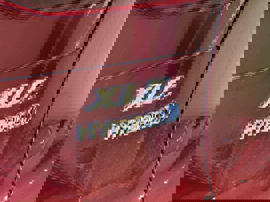 Used 2021 Toyota Venza XLE w/ Softex Package image 12