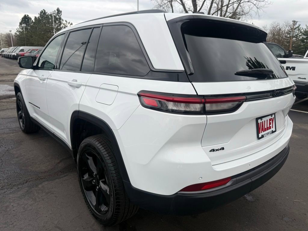 New 2026 Jeep Grand Cherokee Limited w/ Limited Altitude Package AWD/4WD image 5