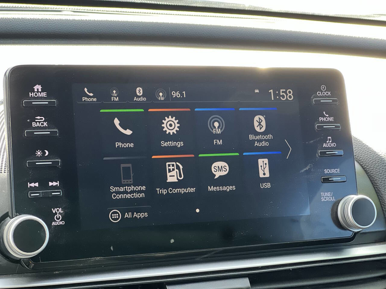 Used 2018 Honda Accord Sport image 2