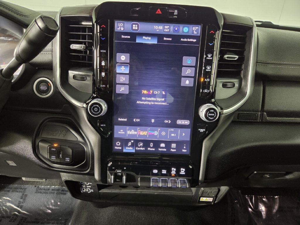 Used 2026 RAM 2500 Laramie AWD/4WD image 15