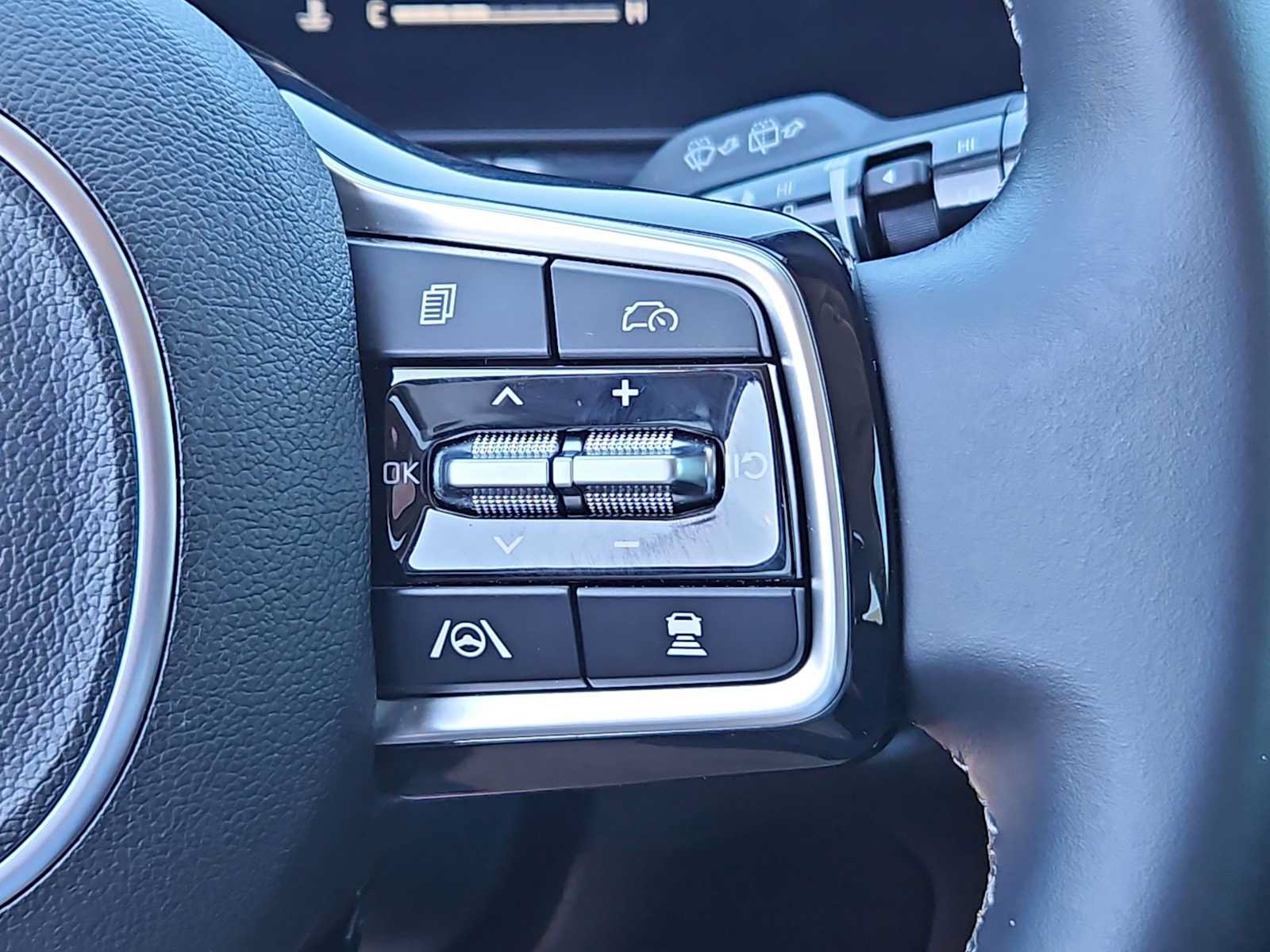 Certified 2025 Kia Sorento S FWD image 25