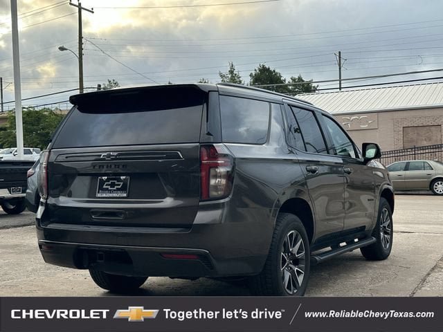 Used 2021 Chevrolet Tahoe Z71 w/ Luxury Package AWD/4WD image 3