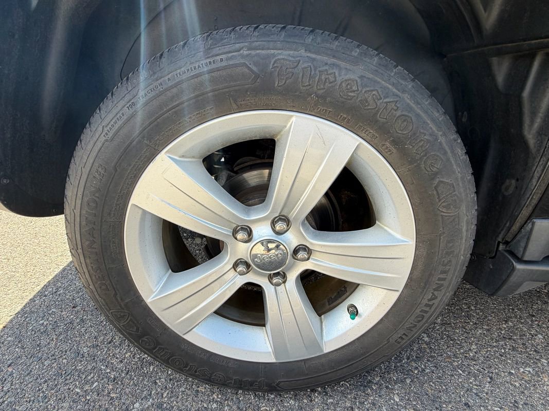 Used 2012 Jeep Compass Latitude AWD/4WD image 32