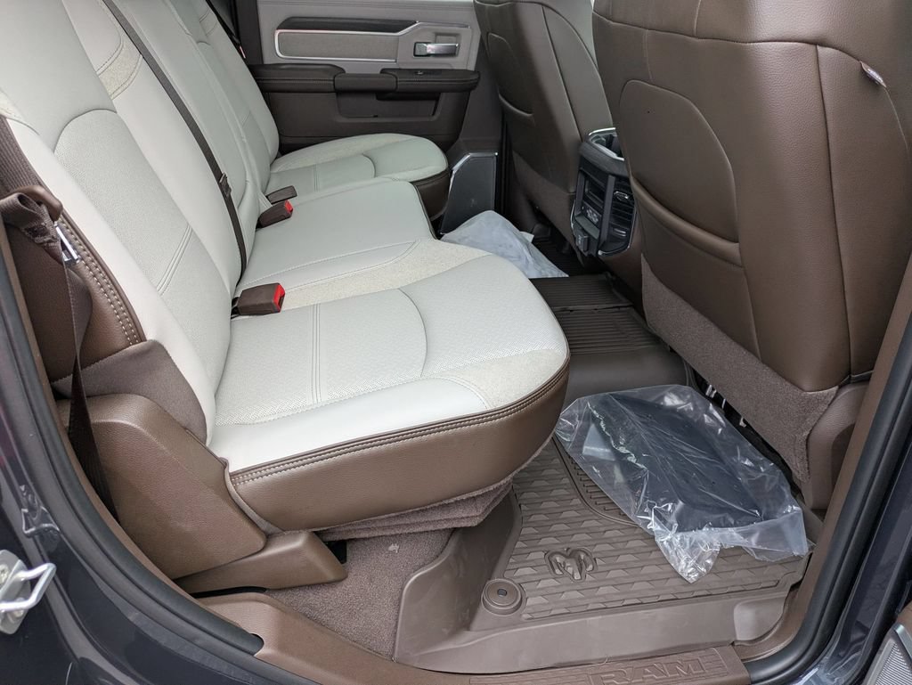 New 2026 RAM 2500 Laramie AWD/4WD image 32