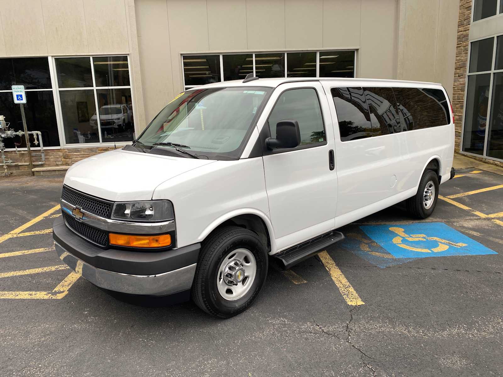 Used 2025 Chevrolet Express 3500 LT w/ LT Preferred Equipment Group RWD image 2