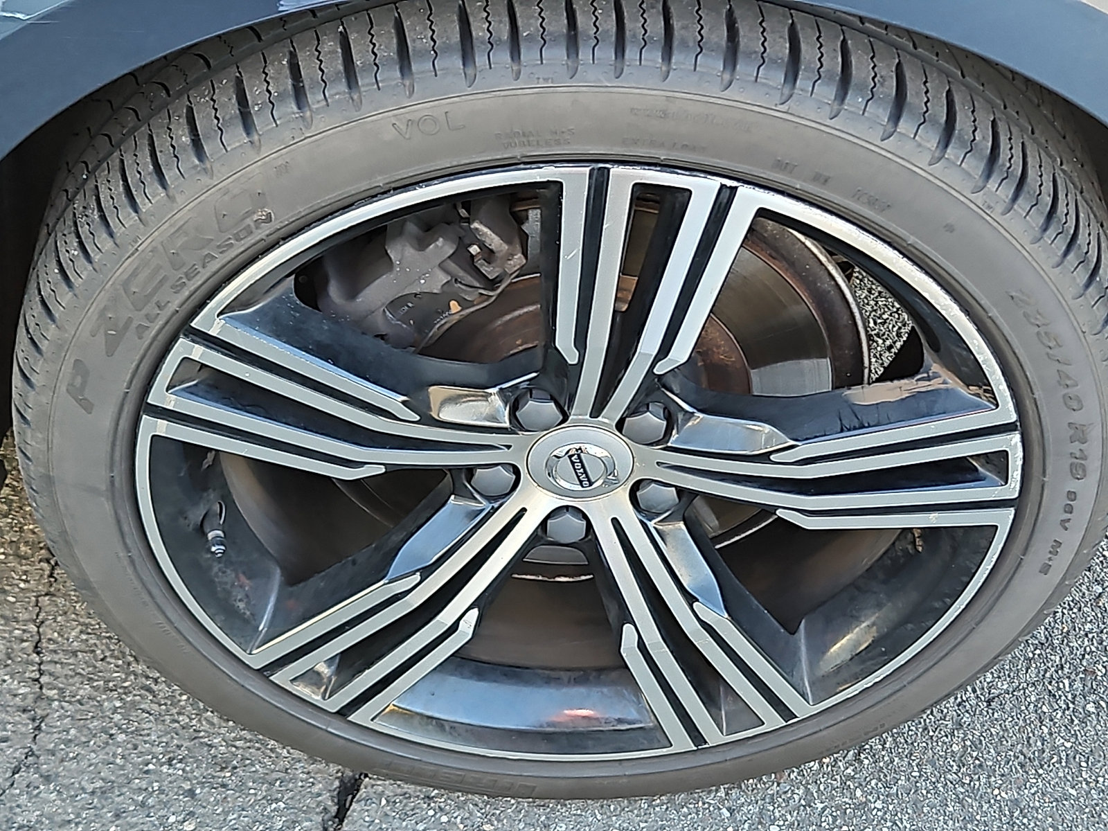 Used 2019 Volvo S60 T6 Inscription image 11