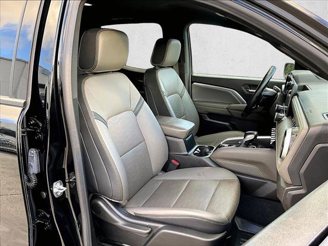 Used 2024 Chevrolet Colorado ZR2 w/ ZR2 Convenience Package III AWD/4WD image 9