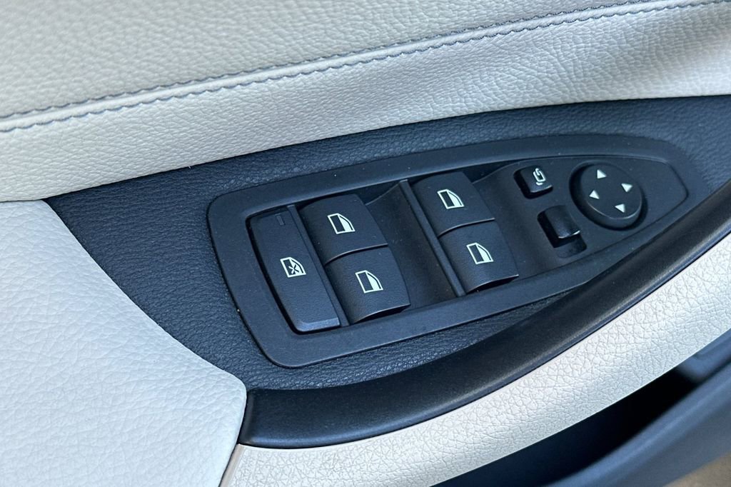 Used 2018 BMW X1 xDrive28i w/ Premium Package image 11