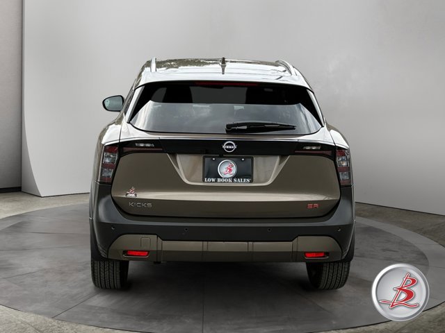 Used 2025 Nissan Kicks SR image 6