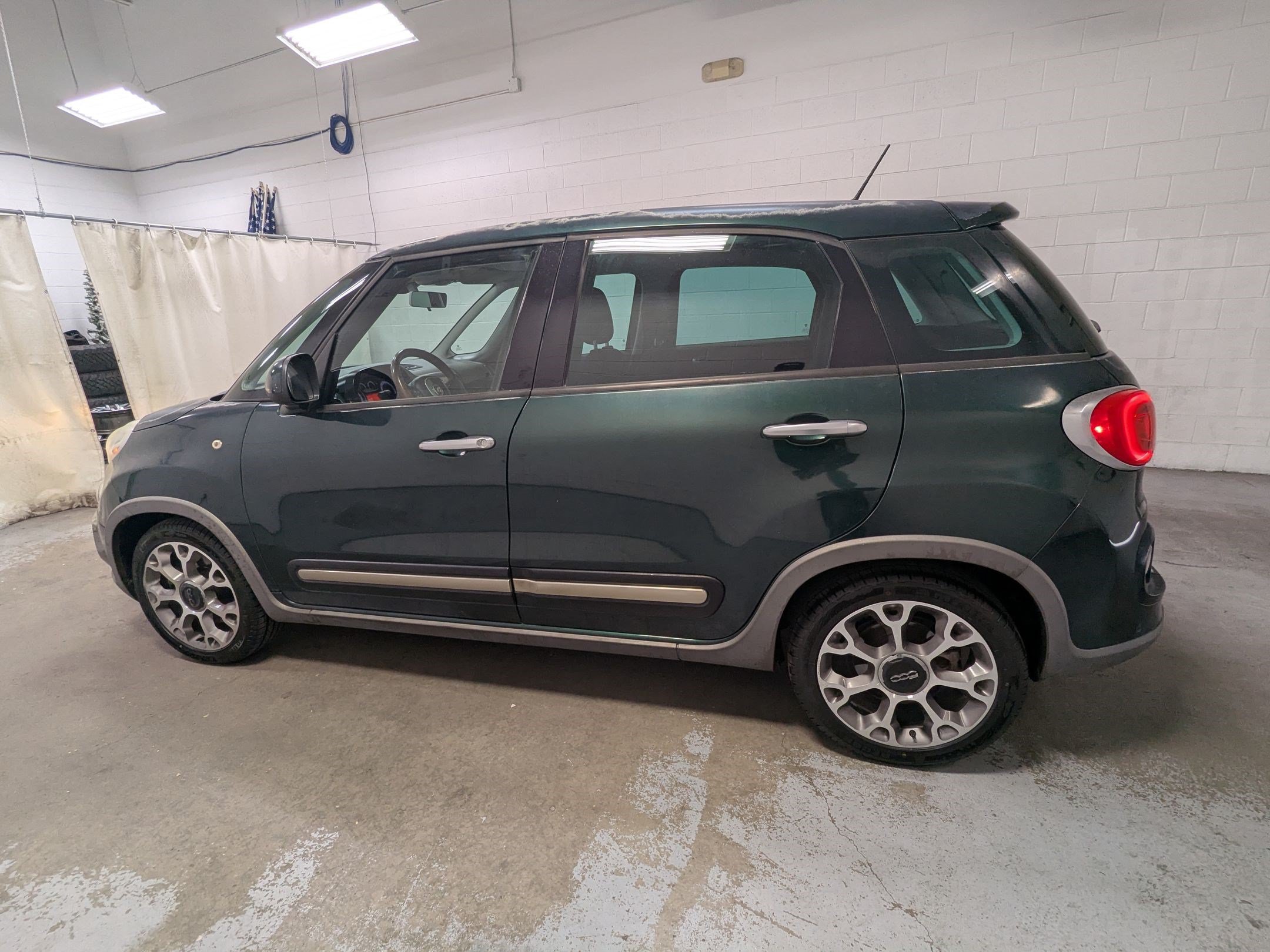 Used 2014 FIAT 500L Trekking FWD image 10