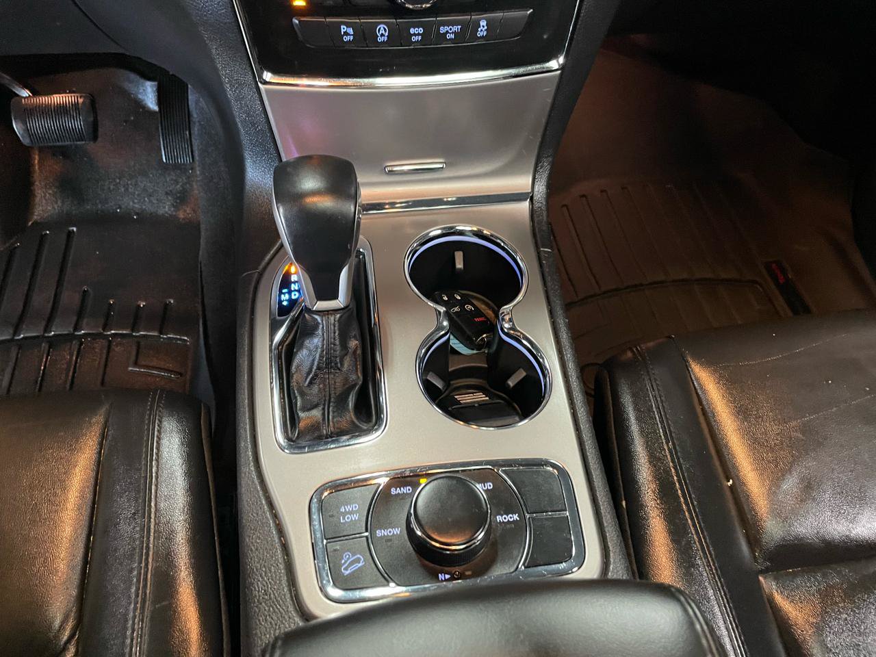 Used 2021 Jeep Grand Cherokee Limited AWD/4WD image 24
