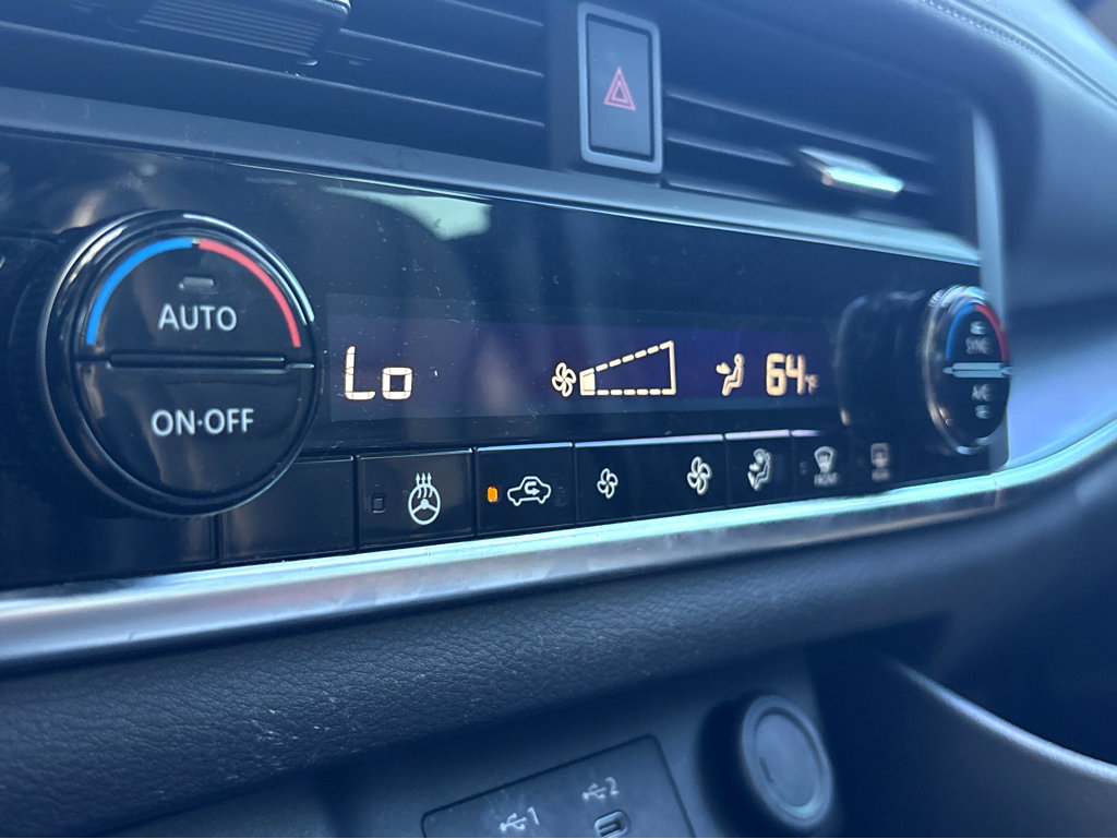 Used 2024 Nissan Rogue SV w/ SV Premium Package image 12