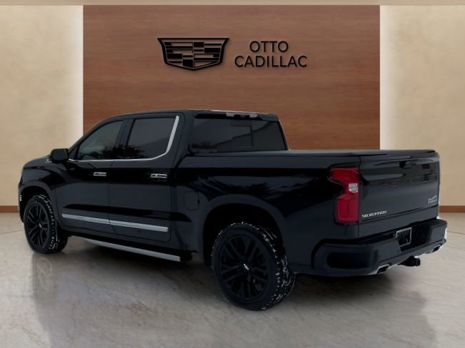 Used 2024 Chevrolet Silverado 1500 High Country w/ Technology Package image 3