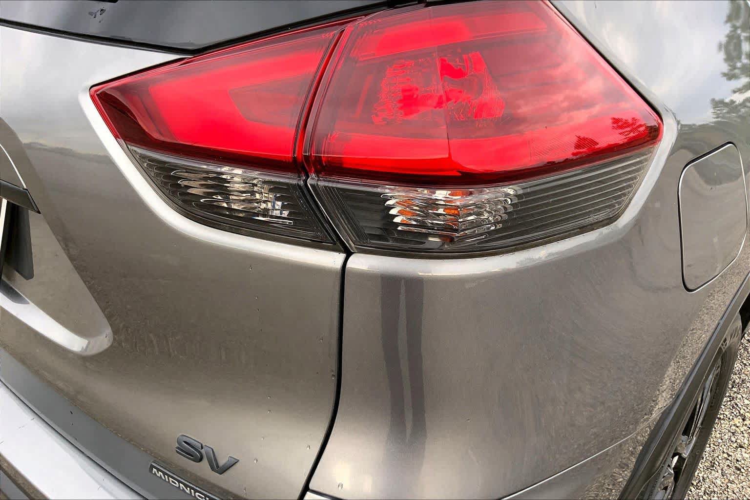 Used 2018 Nissan Rogue SV w/ Premium Package FWD image 30