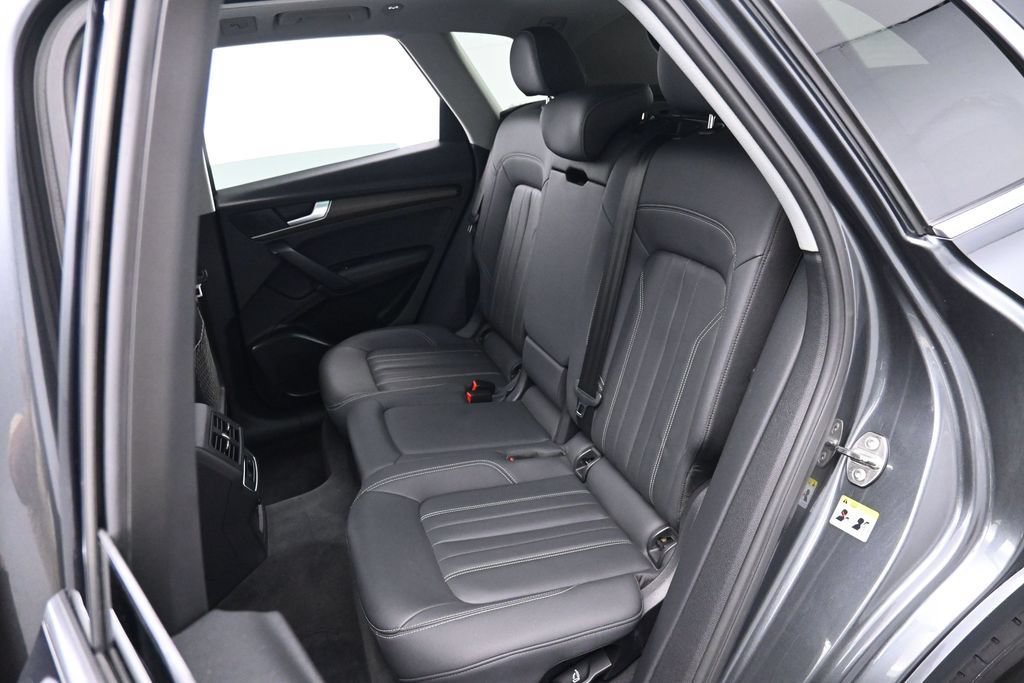 Used 2021 Audi Q5 e Premium Plus w/ Premium Plus Package AWD/4WD image 15