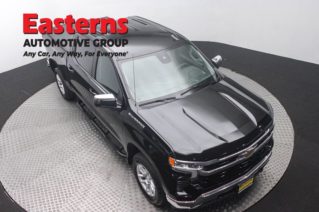 Used 2023 Chevrolet Silverado 1500 LT AWD/4WD image 3