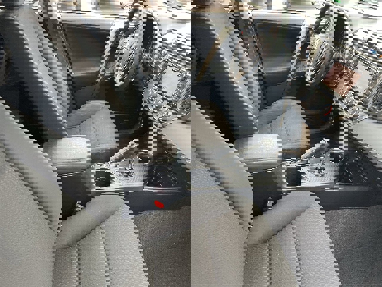 Used 2015 Toyota RAV4 LE image 11