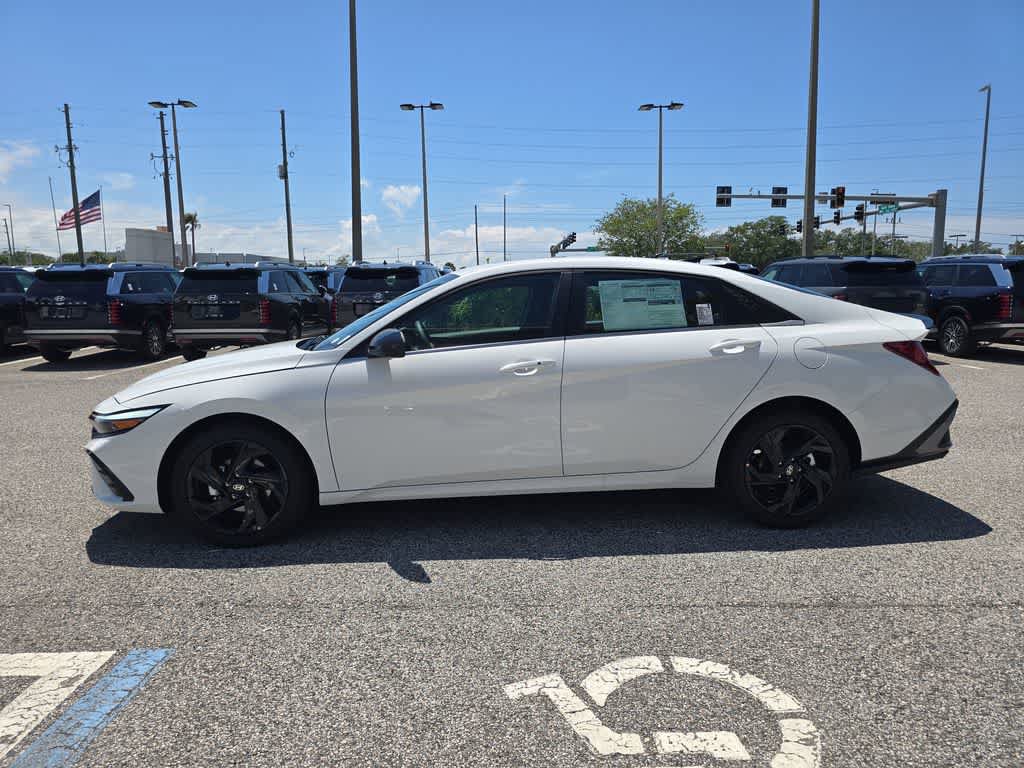 New 2026 Hyundai Elantra SEL Sport Premium FWD image 3