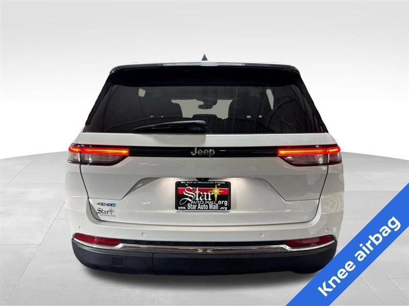 Used 2023 Jeep Grand Cherokee 4WD 4xe image 6