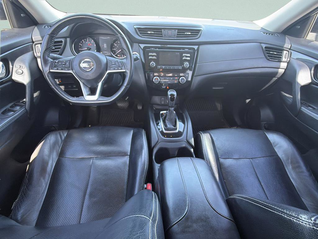 Used 2017 Nissan Rogue SV FWD image 16