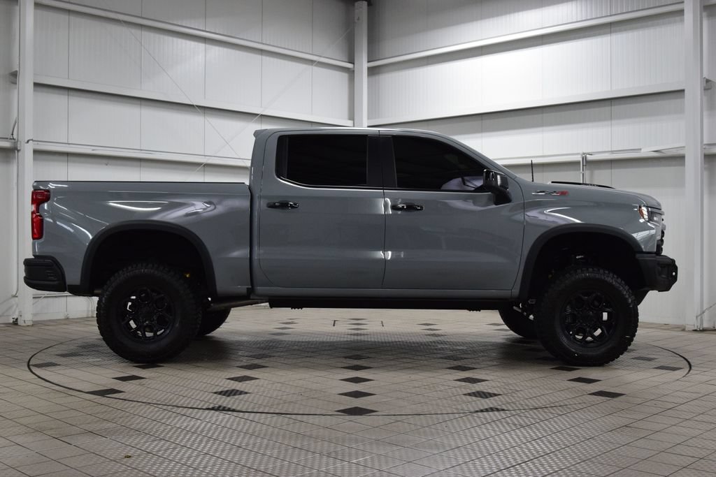 Used 2024 Chevrolet Silverado 1500 ZR2 w/ ZR2 Bison Edition AWD/4WD image 9