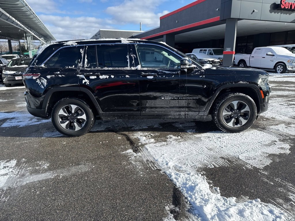 Used 2022 Jeep Grand Cherokee Limited 4xe image 2