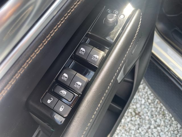 Certified 2023 Jeep Wagoneer Series II AWD/4WD image 31