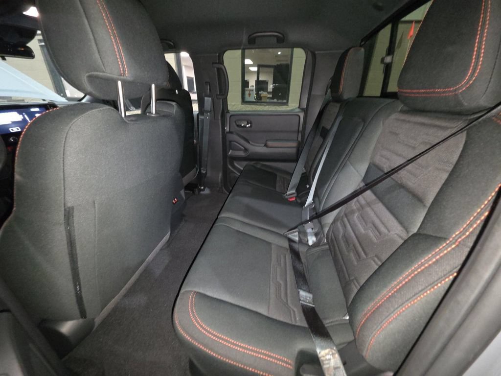 Used 2025 Nissan Frontier Pro-X RWD image 5