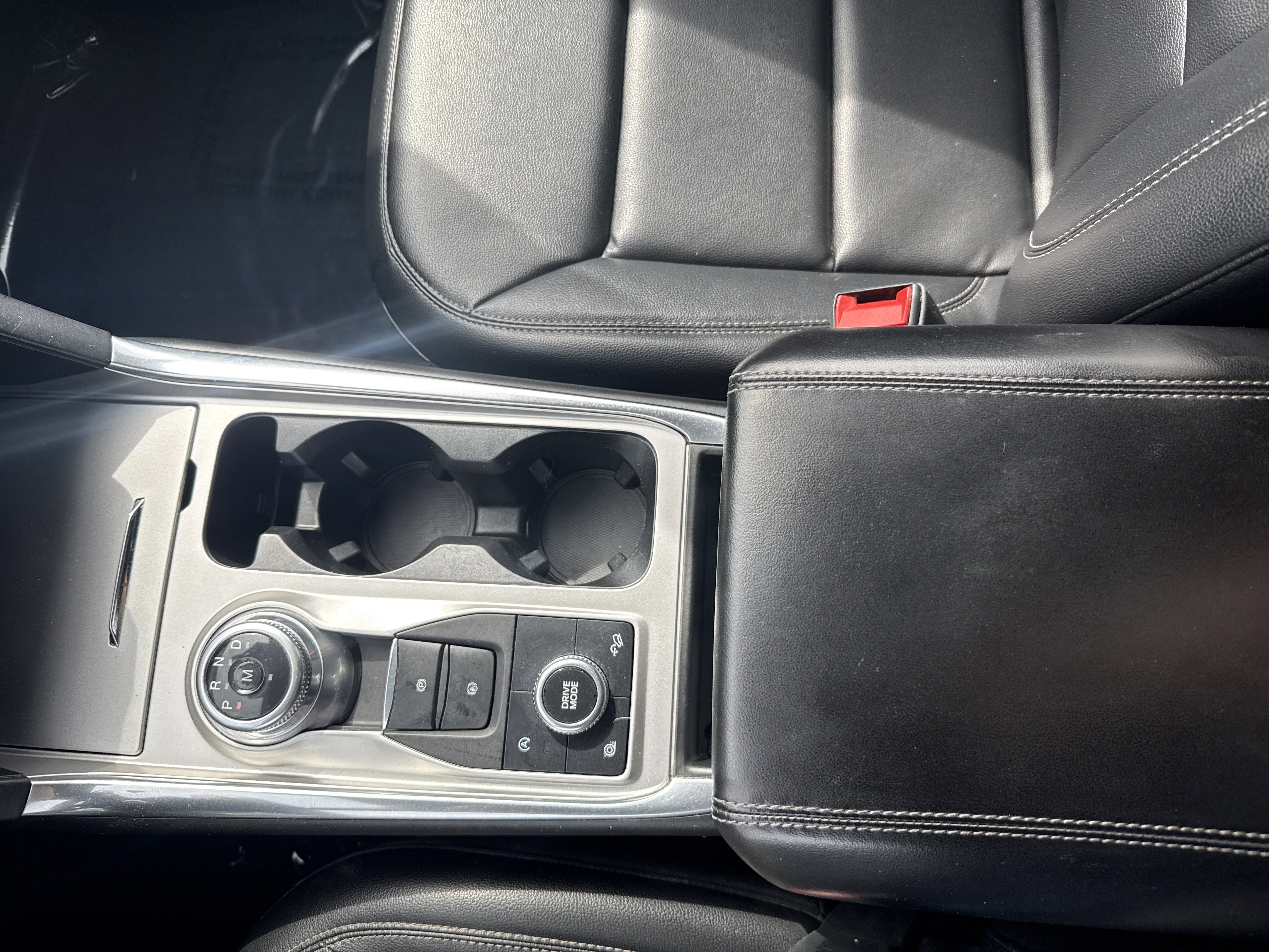 Used 2020 Ford Explorer XLT w/ Equipment Group 202A AWD/4WD image 23