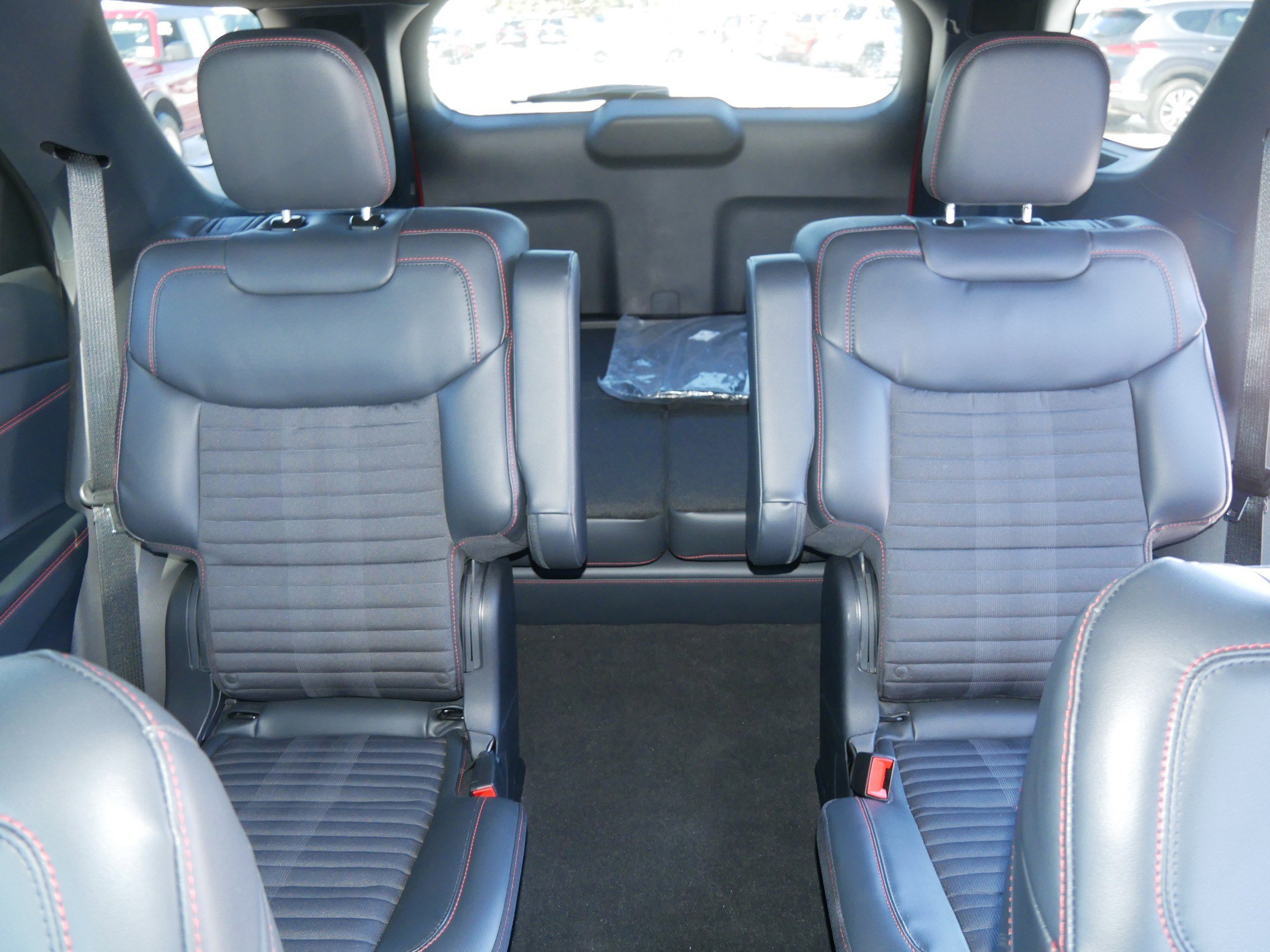 Used 2026 Ford Explorer ST-Line w/ ST-Line Street Pack image 13