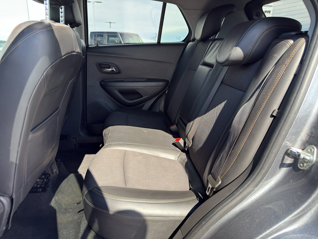 Used 2019 Chevrolet Trax LT w/ LT Convenience Package AWD/4WD image 9
