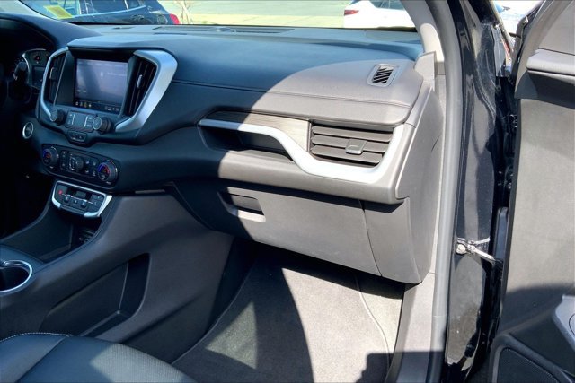 Used 2024 GMC Terrain SLT AWD/4WD image 16