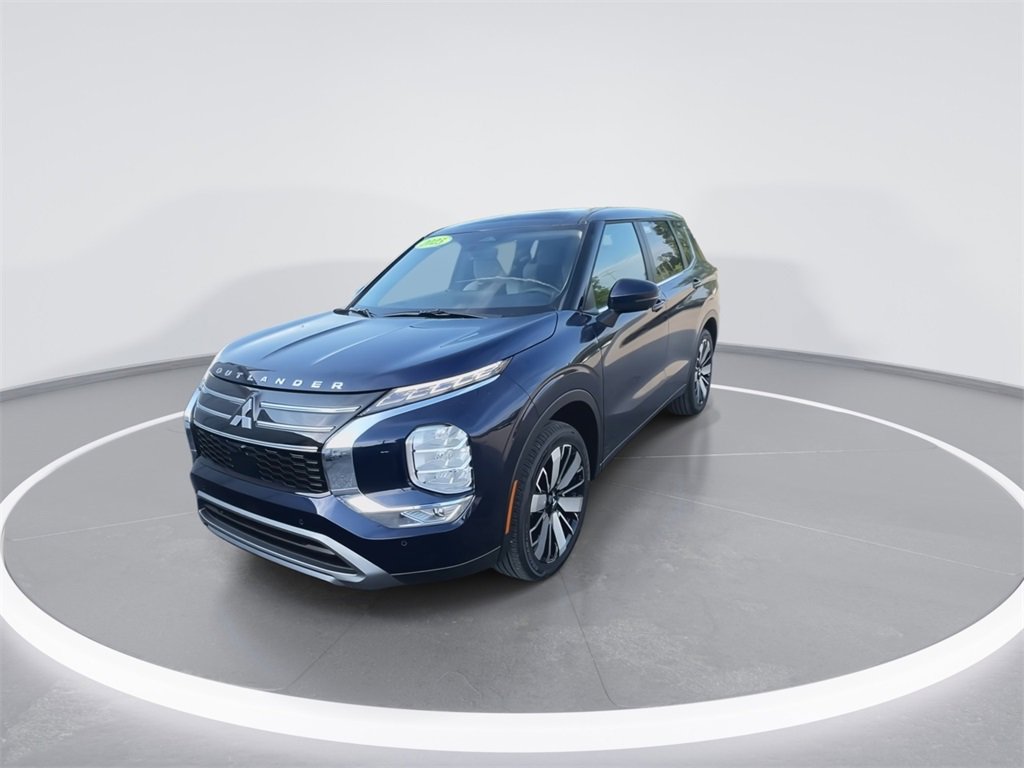 New 2025 Mitsubishi Outlander SE image 4