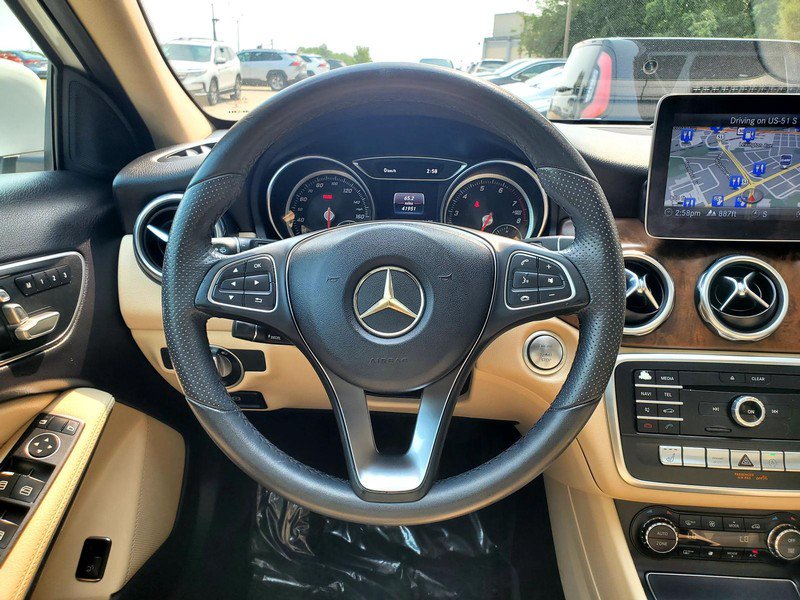 Used 2018 Mercedes-Benz GLA 250 w/ Premium Package image 11