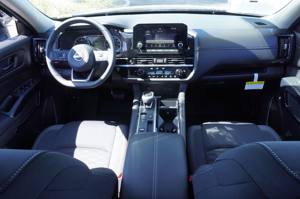 New 2025 Nissan Pathfinder SV image 12