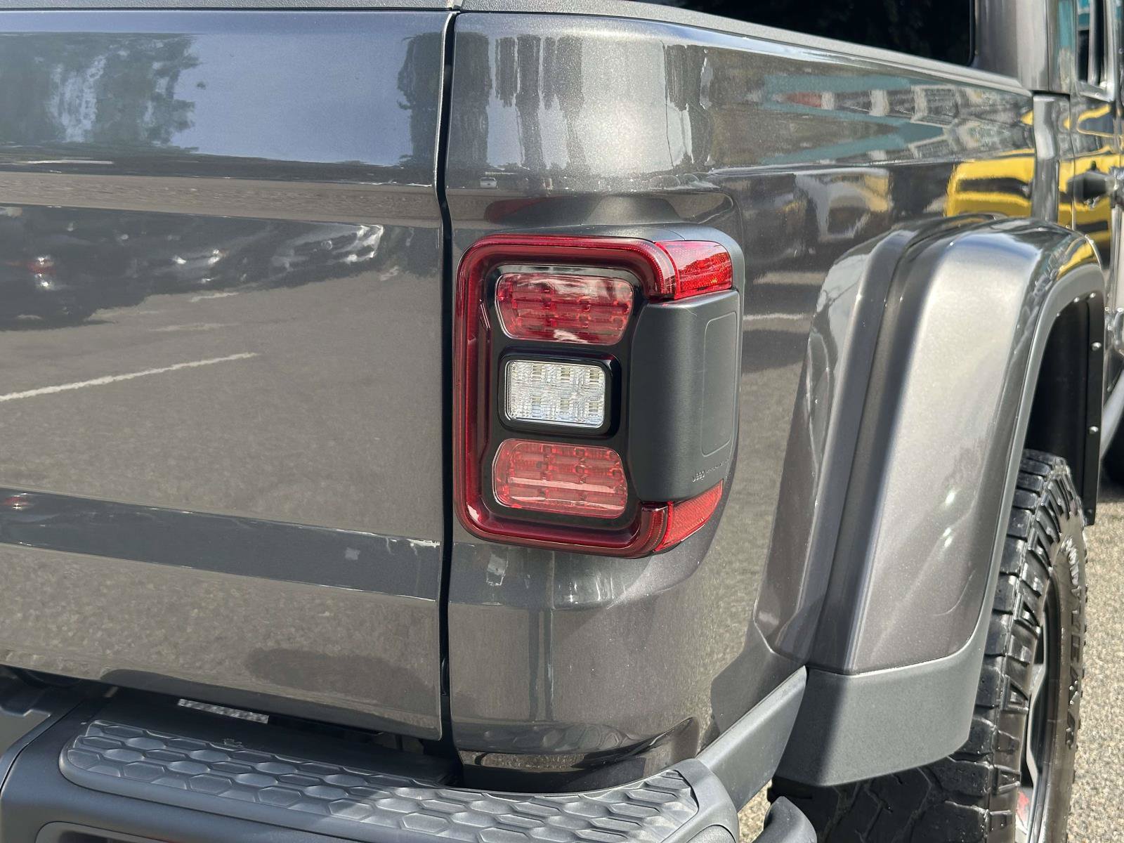 Used 2021 Jeep Gladiator Rubicon AWD/4WD image 40