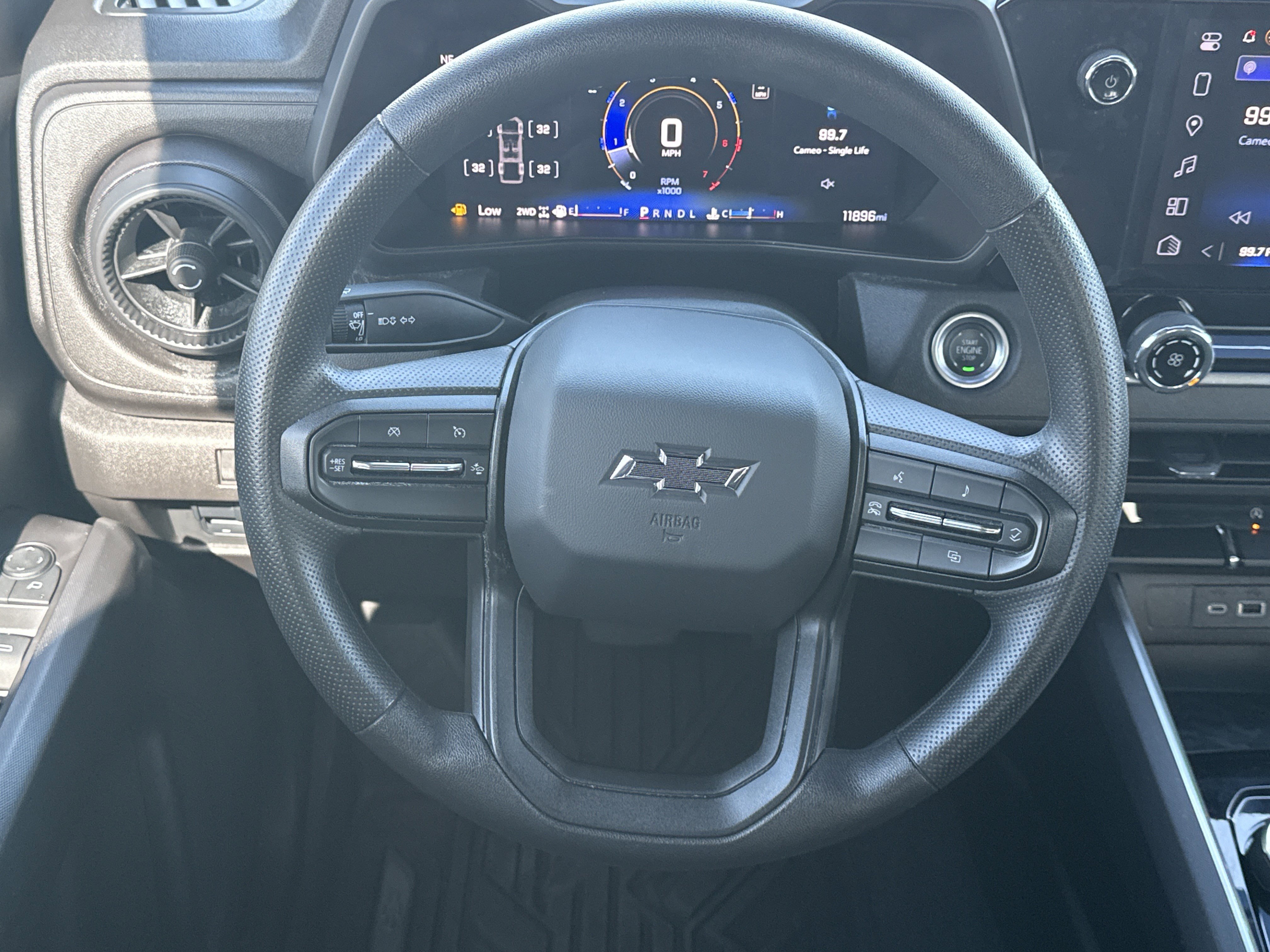 Used 2024 Chevrolet Colorado Trail Boss w/ Technology Package image 18